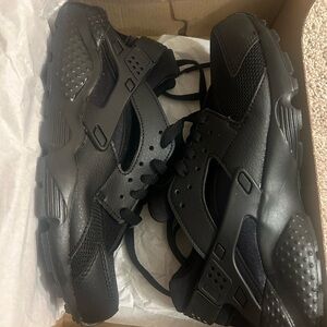 Black Hurache Runner Size 7Y